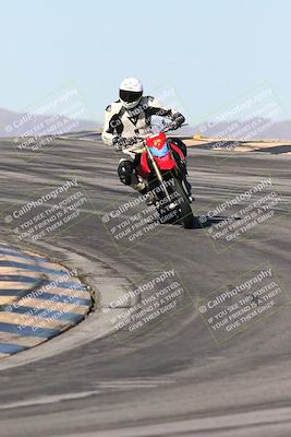 media/Dec-01-2025-Moto Forza (Mon) [[2daa91e15f]]/2-Intermediate Group/Session 2 (Turns 9 and 10)/